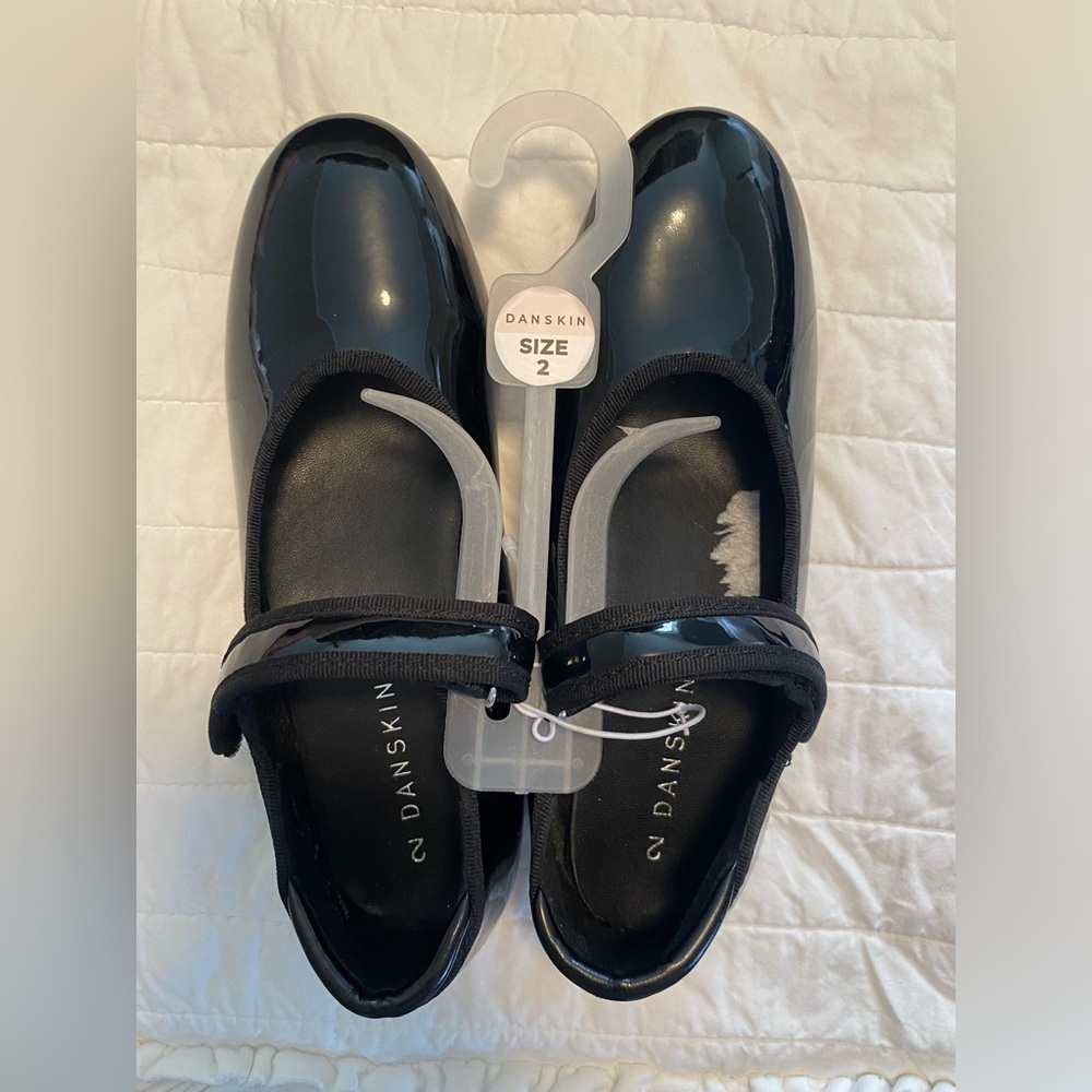 NWT Danskin Kids Black Velcro Tap Shoes